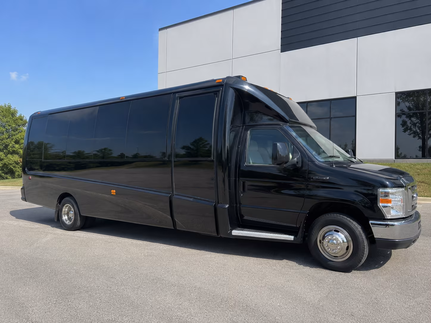 Portland Winery Tour & Pub Crawl Transportation group transportation